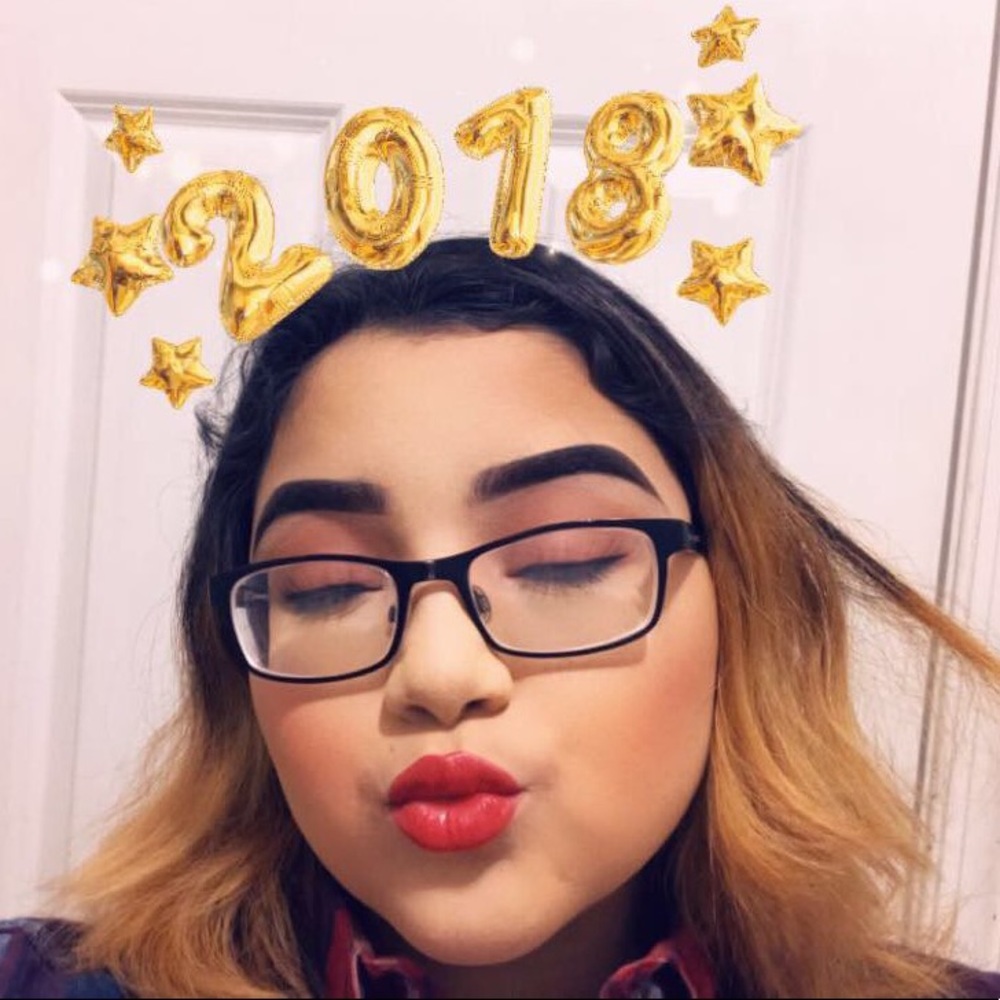 Meet your Posher, Carolina